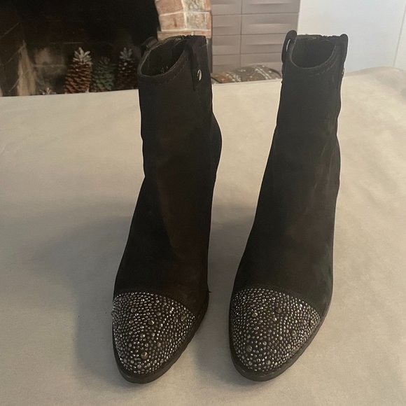 Stuart Weitzman Studgal Studded Cap Toe nubuck leather Ankle Boots 10M - Picture 3 of 12